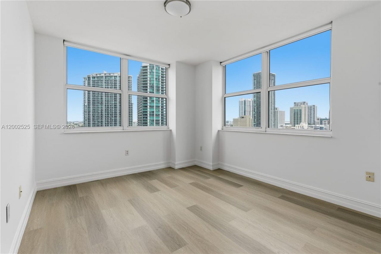 31 SE 5th St, Unit 2301, Miami, FL 33131 Photo