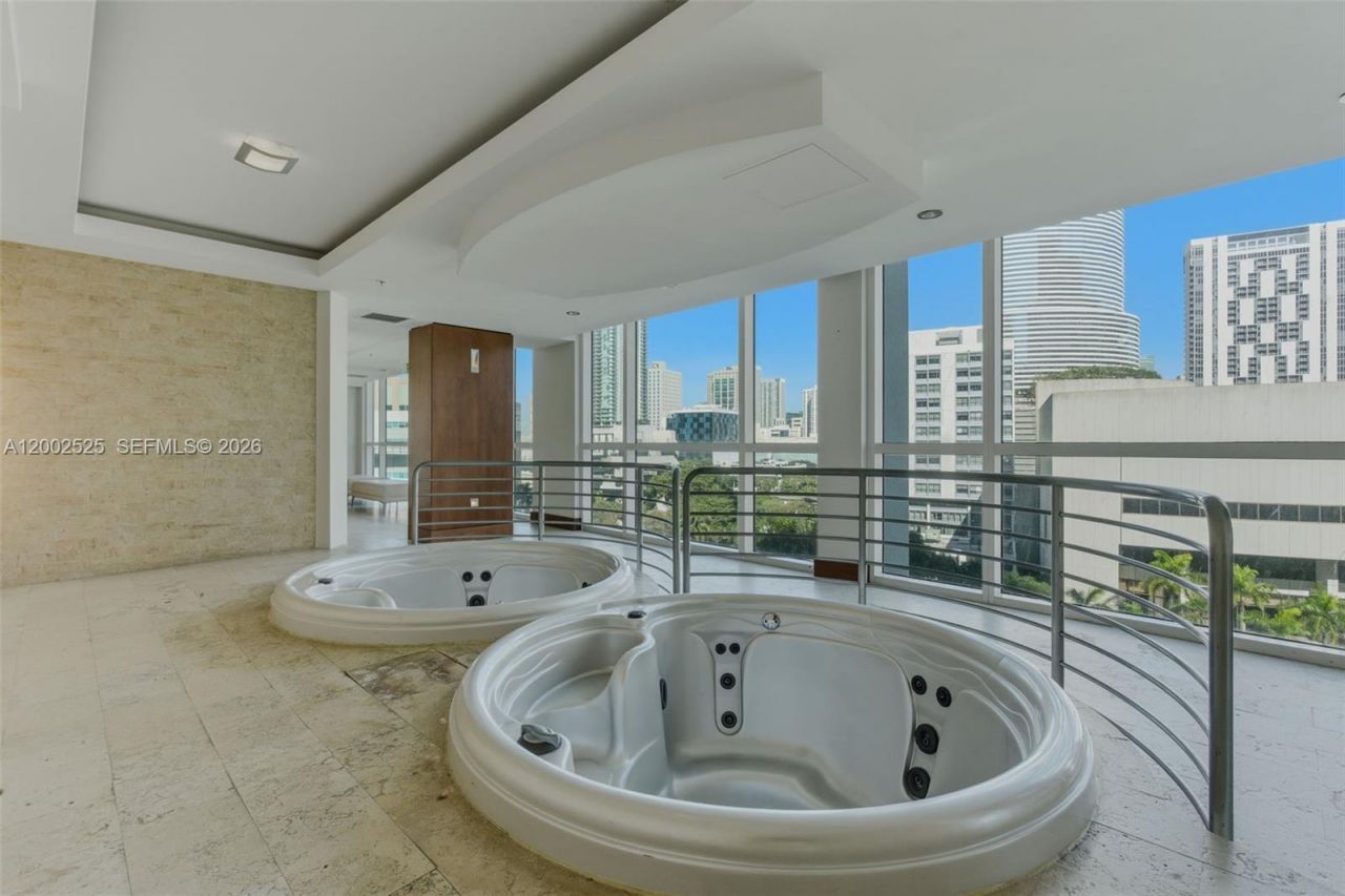 31 SE 5th St, Unit 2301, Miami, FL 33131 Photo