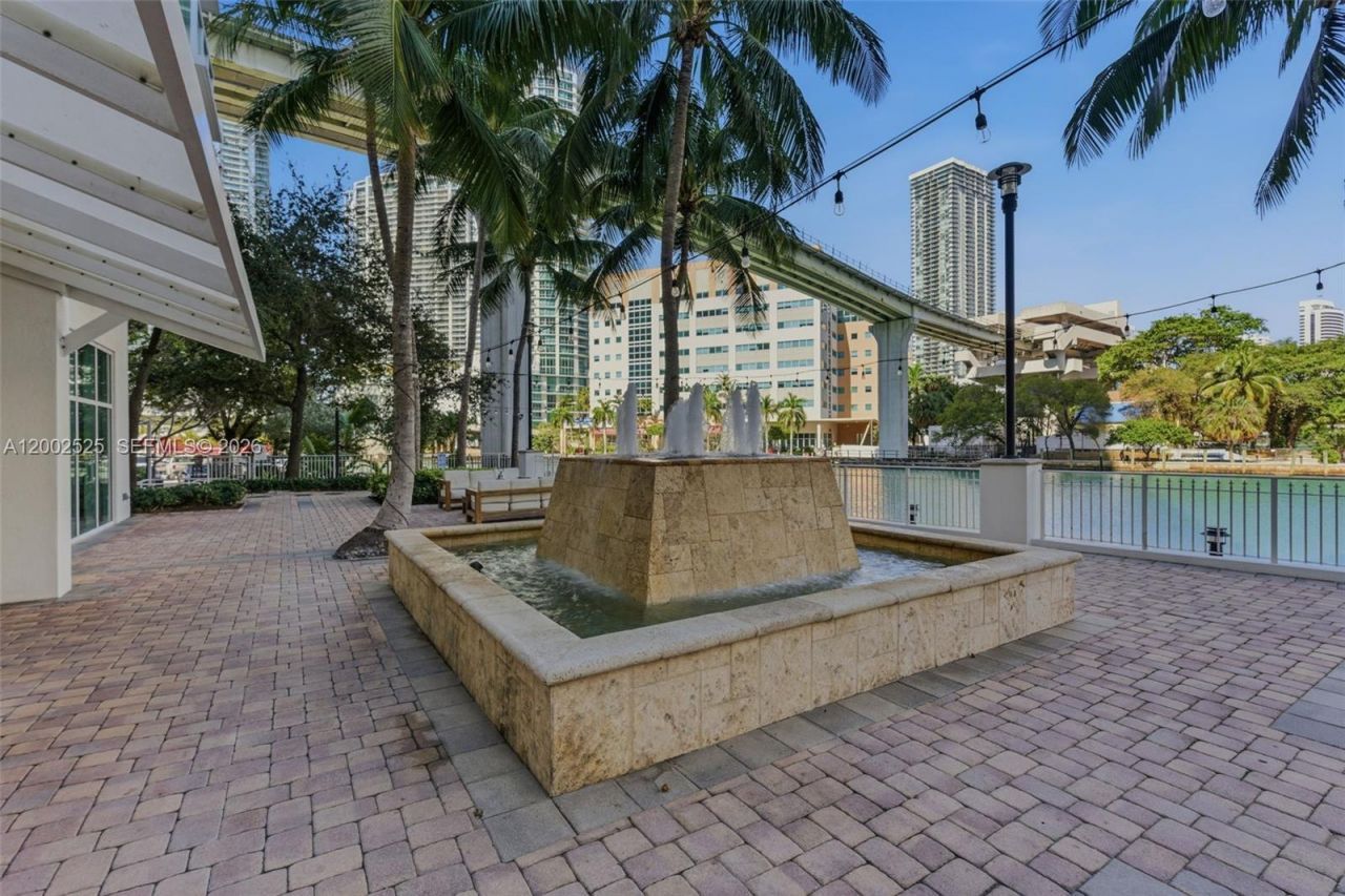 31 SE 5th St, Unit 2301, Miami, FL 33131 Photo