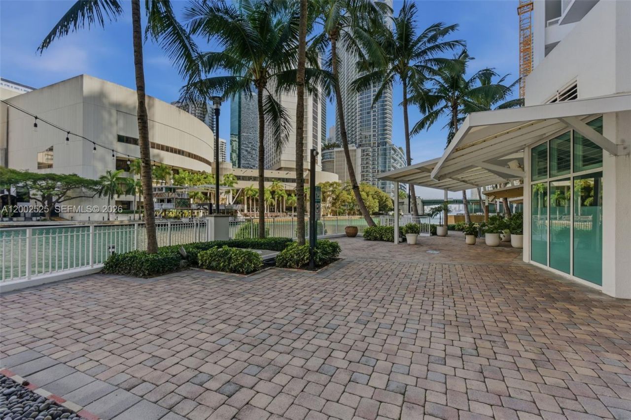 31 SE 5th St, Unit 2301, Miami, FL 33131 Photo