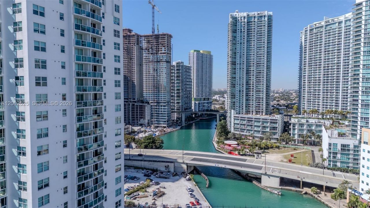 31 SE 5th St, Unit 2301, Miami, FL 33131 Photo