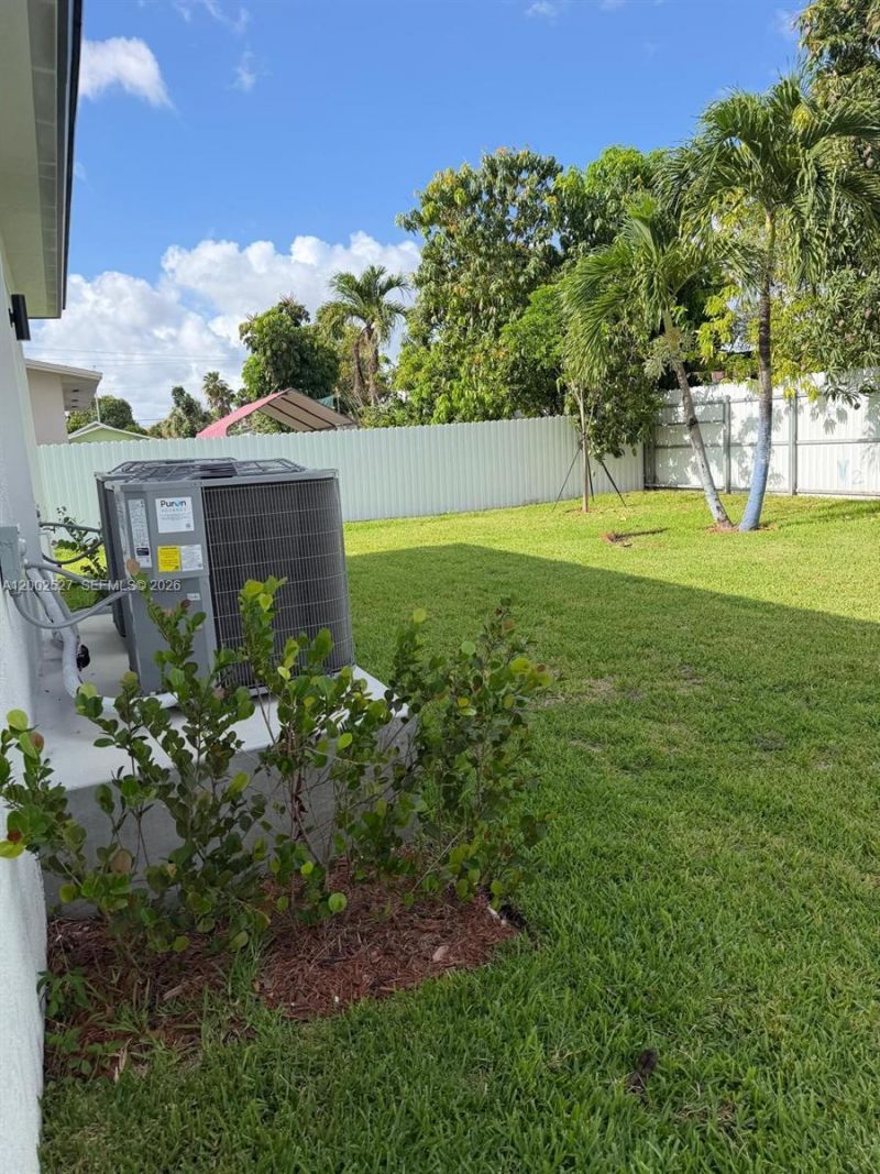 831 SE 9th Ave, Hialeah, FL 33010 Photo