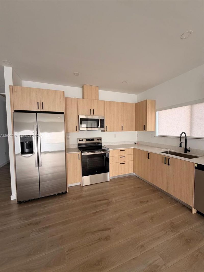 831 SE 9th Ave, Hialeah, FL 33010 Photo