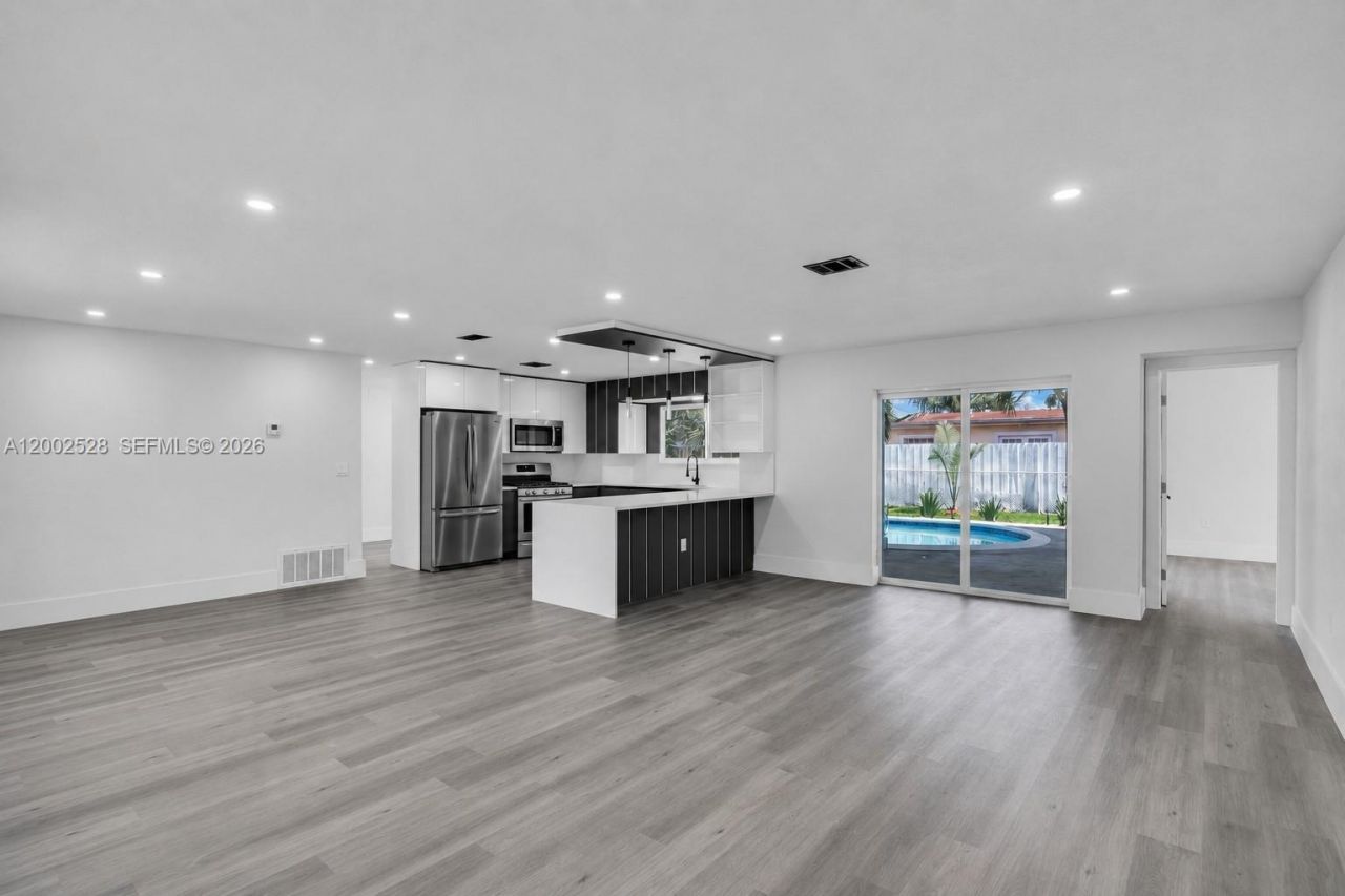 7631 Harbour Blvd, Miramar, FL 33023 Photo