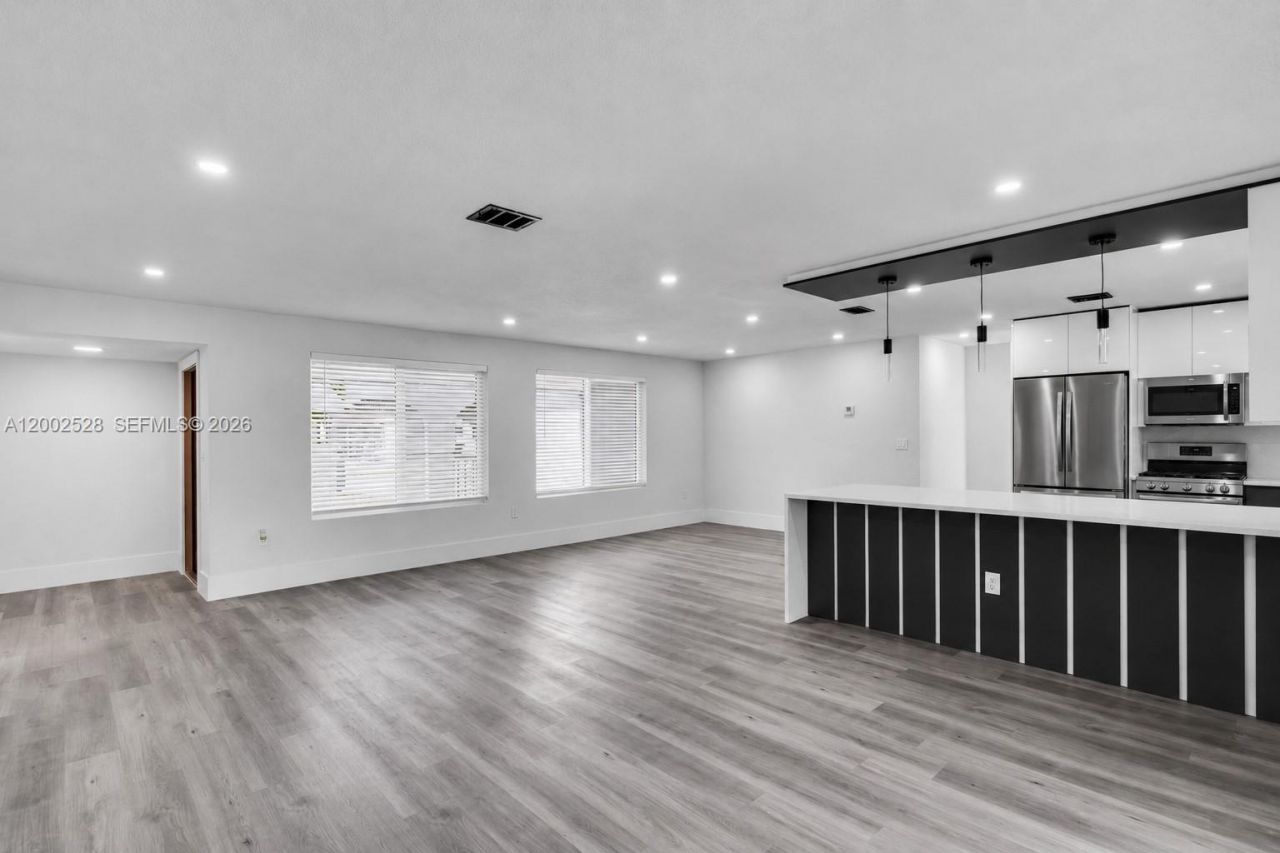 7631 Harbour Blvd, Miramar, FL 33023 Photo