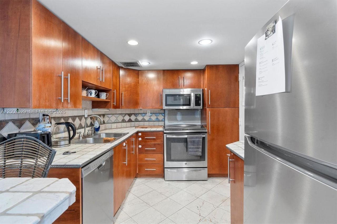 300 Bayview Dr, Unit 1503, Sunny Isles Beach, FL 33160 Photo