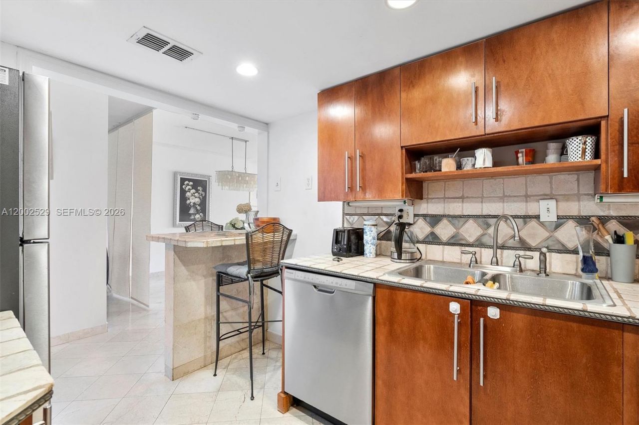 300 Bayview Dr, Unit 1503, Sunny Isles Beach, FL 33160 Photo