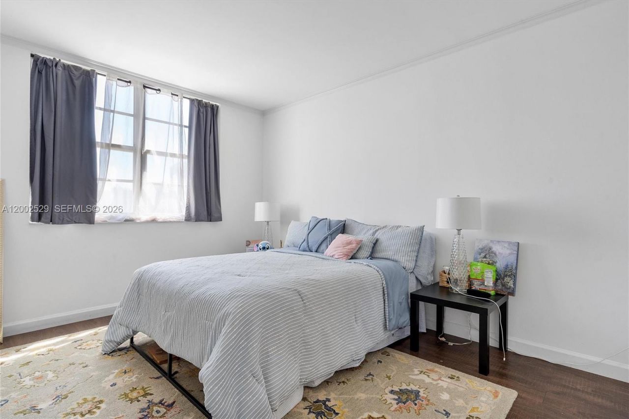 300 Bayview Dr, Unit 1503, Sunny Isles Beach, FL 33160 Photo