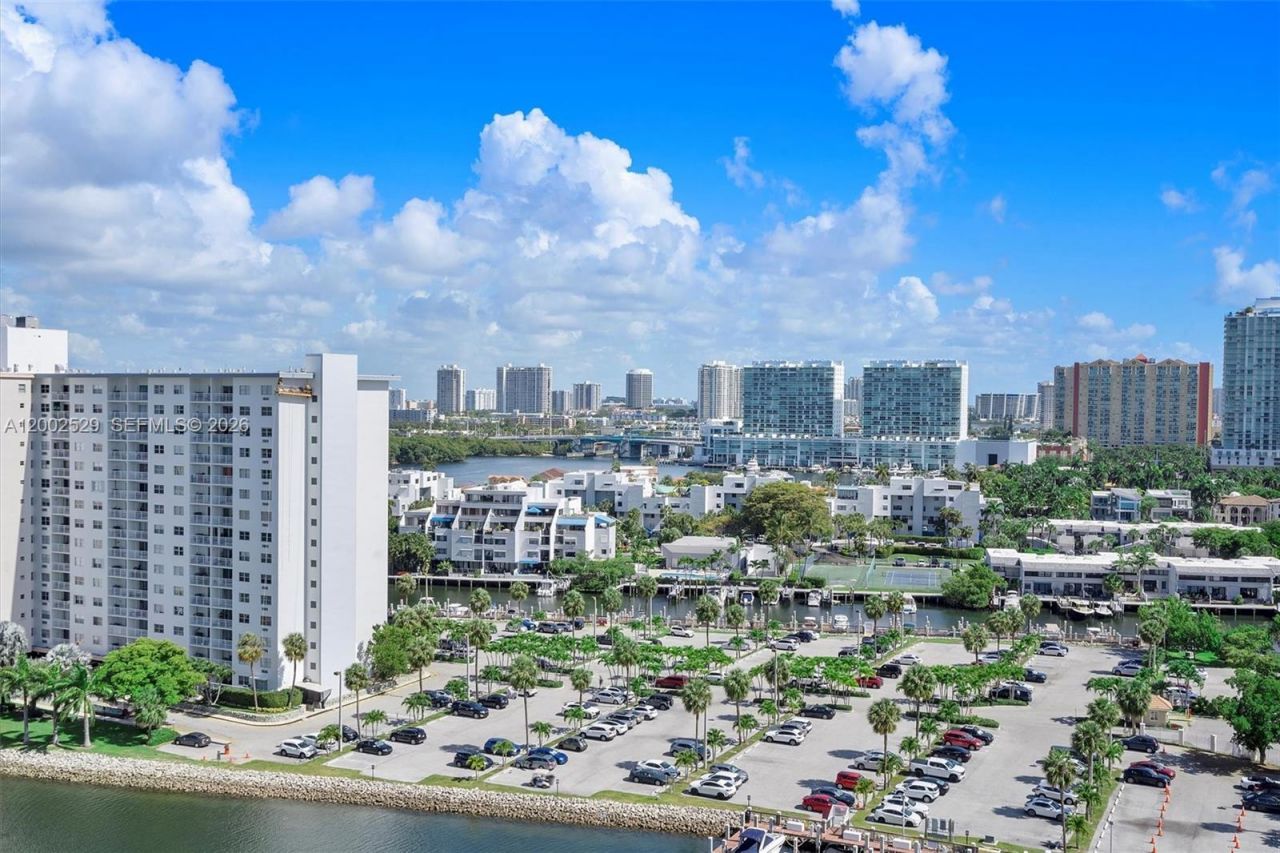 300 Bayview Dr, Unit 1503, Sunny Isles Beach, FL 33160 Photo