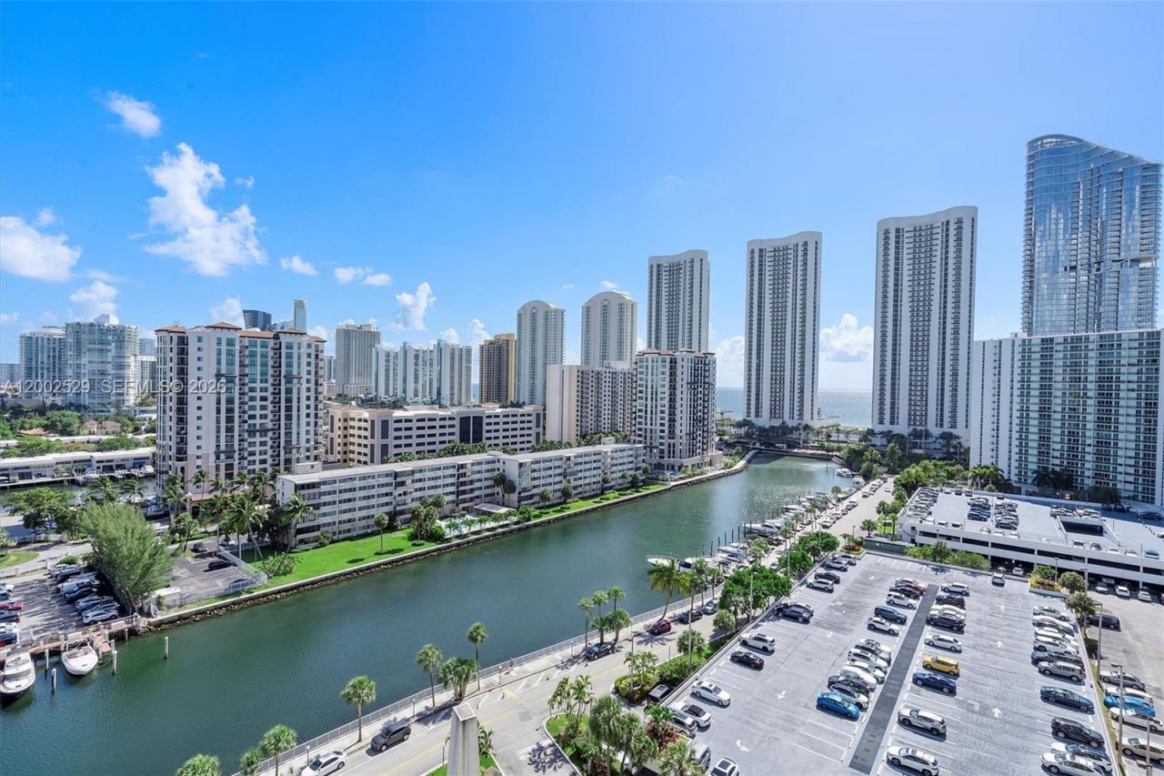 300 Bayview Dr, Unit 1503, Sunny Isles Beach, FL 33160 Photo