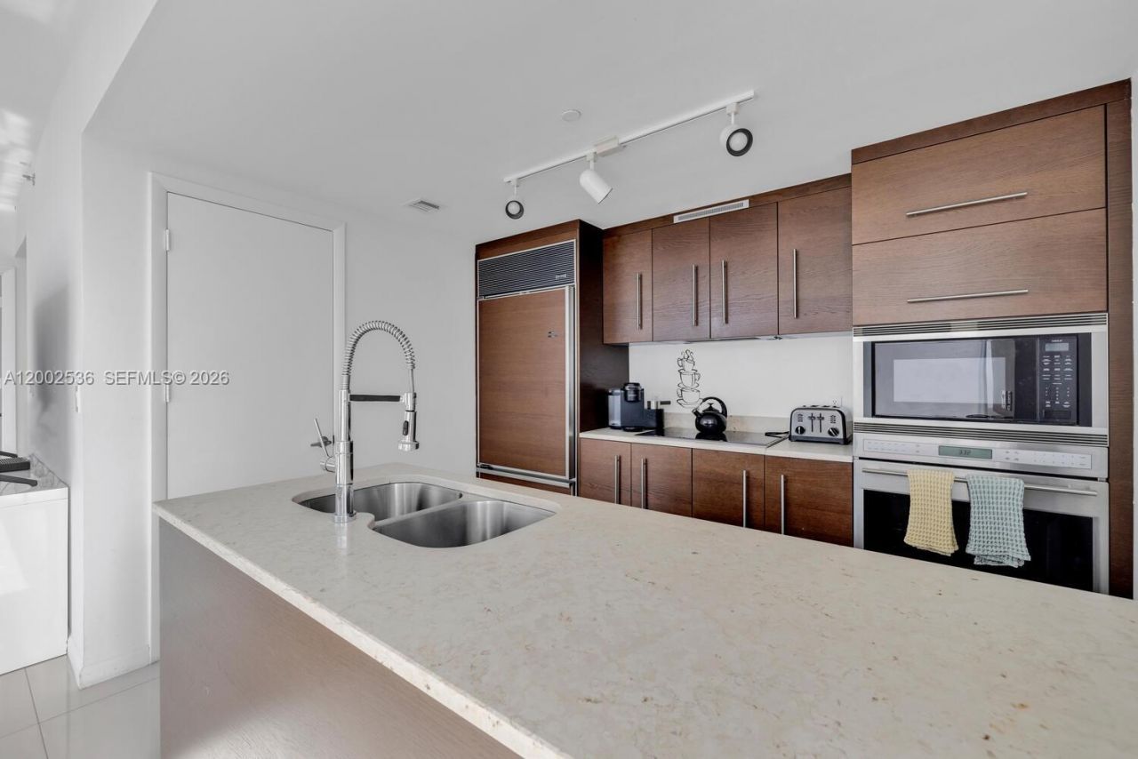 485 Brickell Ave, Unit 4104, Miami, FL 33131 Photo