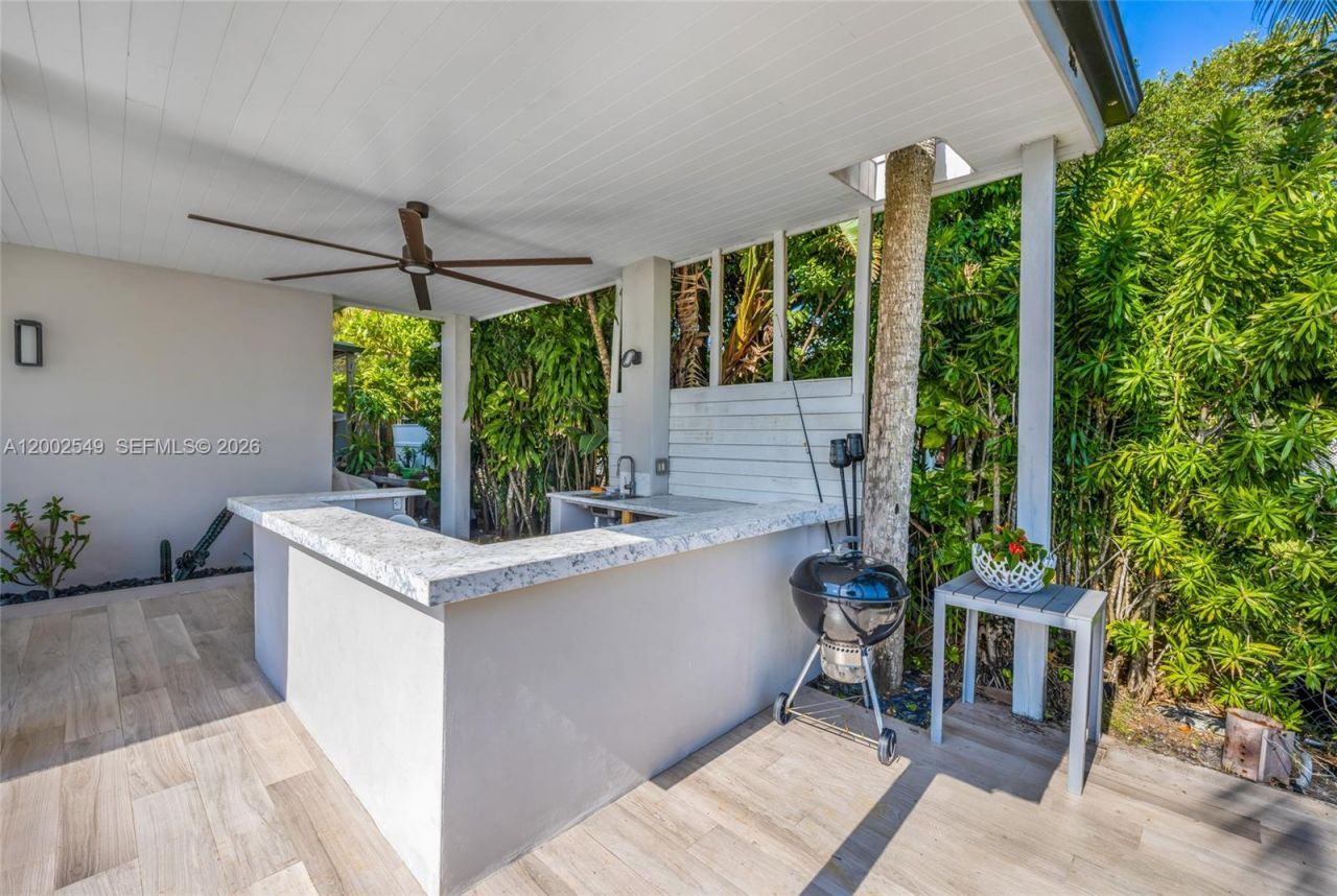 1141 NE 90th St, Miami, FL 33138 Photo