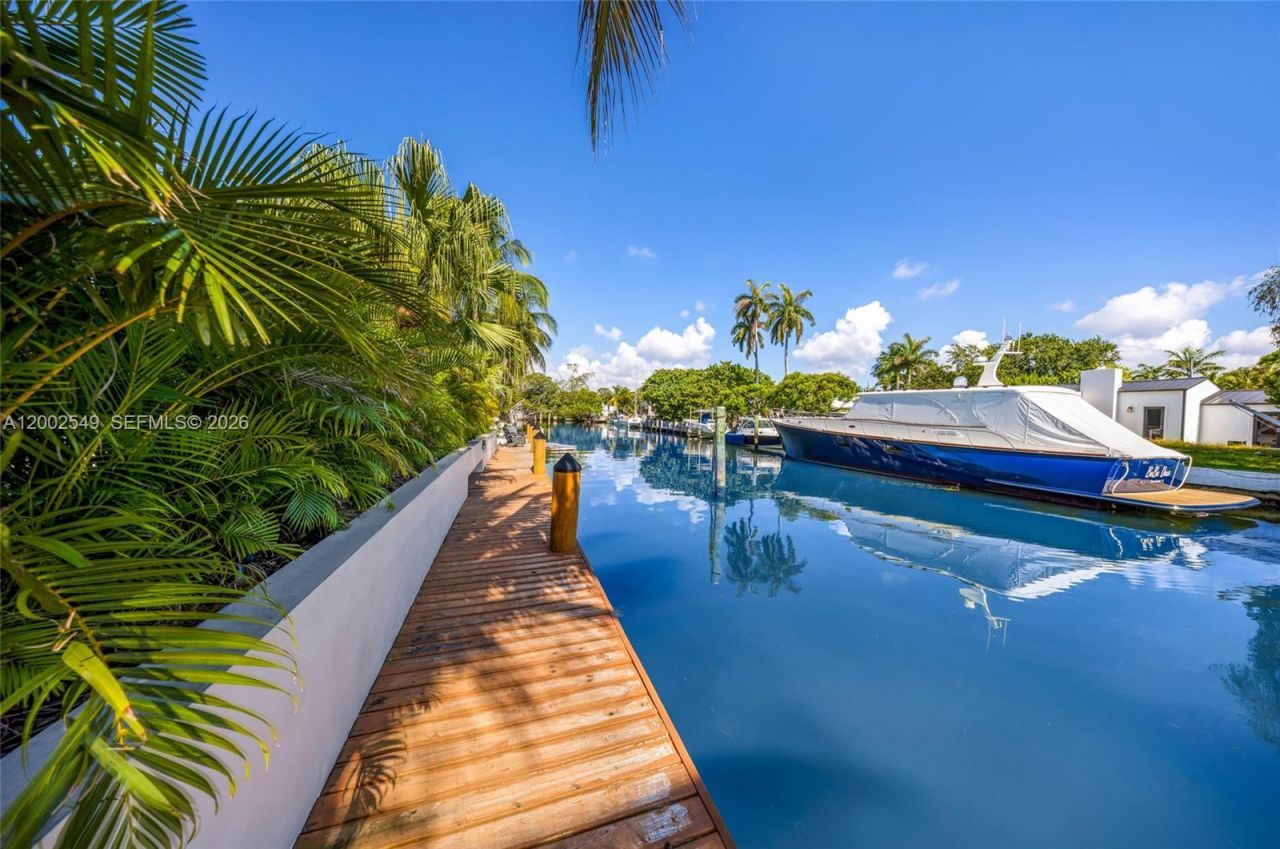 1141 NE 90th St, Miami, FL 33138 Photo