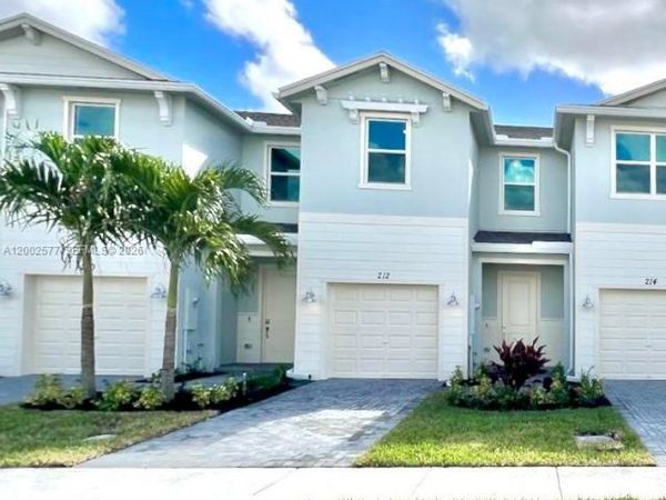212 SE Woodbark St , Port St. Lucie, FL 34984