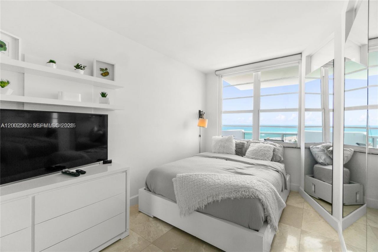 100 Lincoln Rd, Unit 1046, Miami Beach, FL 33139 Photo