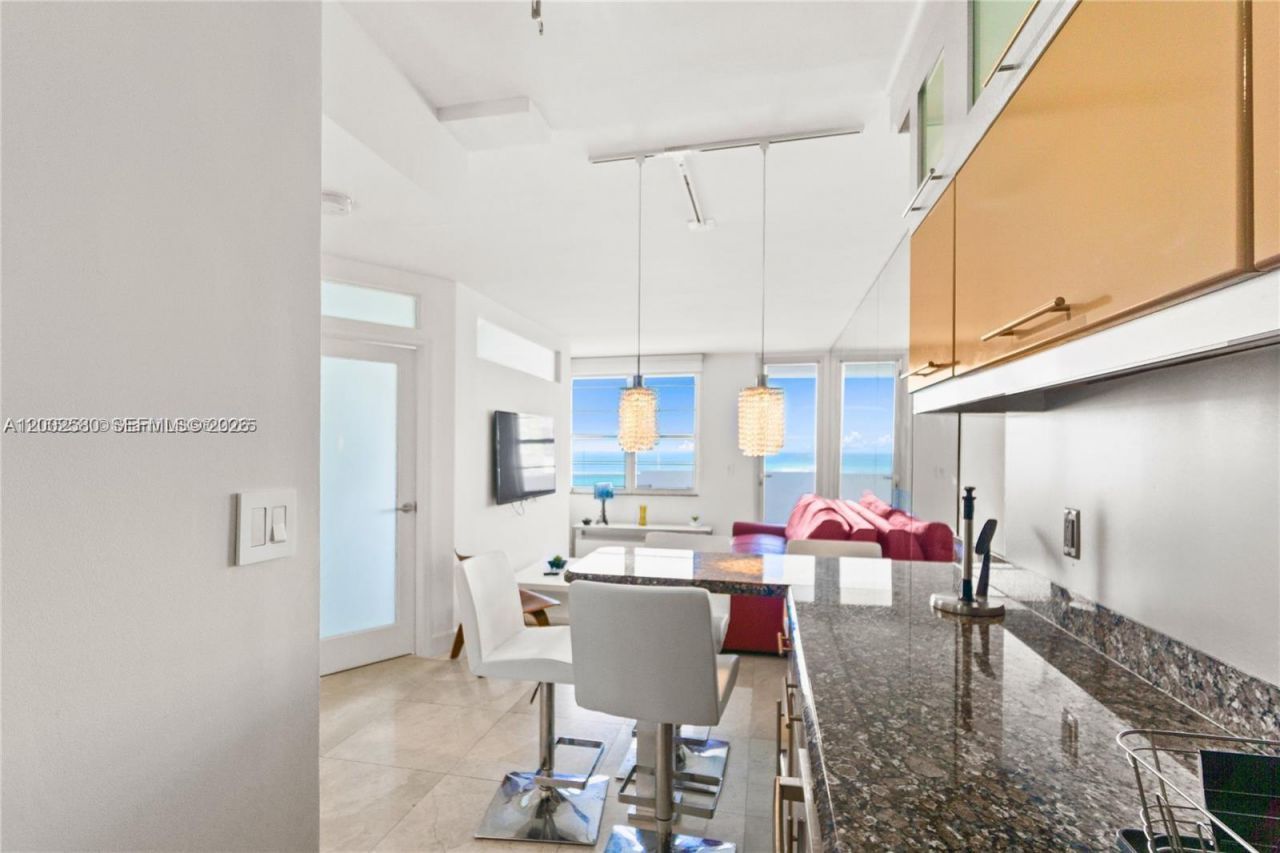 100 Lincoln Rd, Unit 1046, Miami Beach, FL 33139 Photo