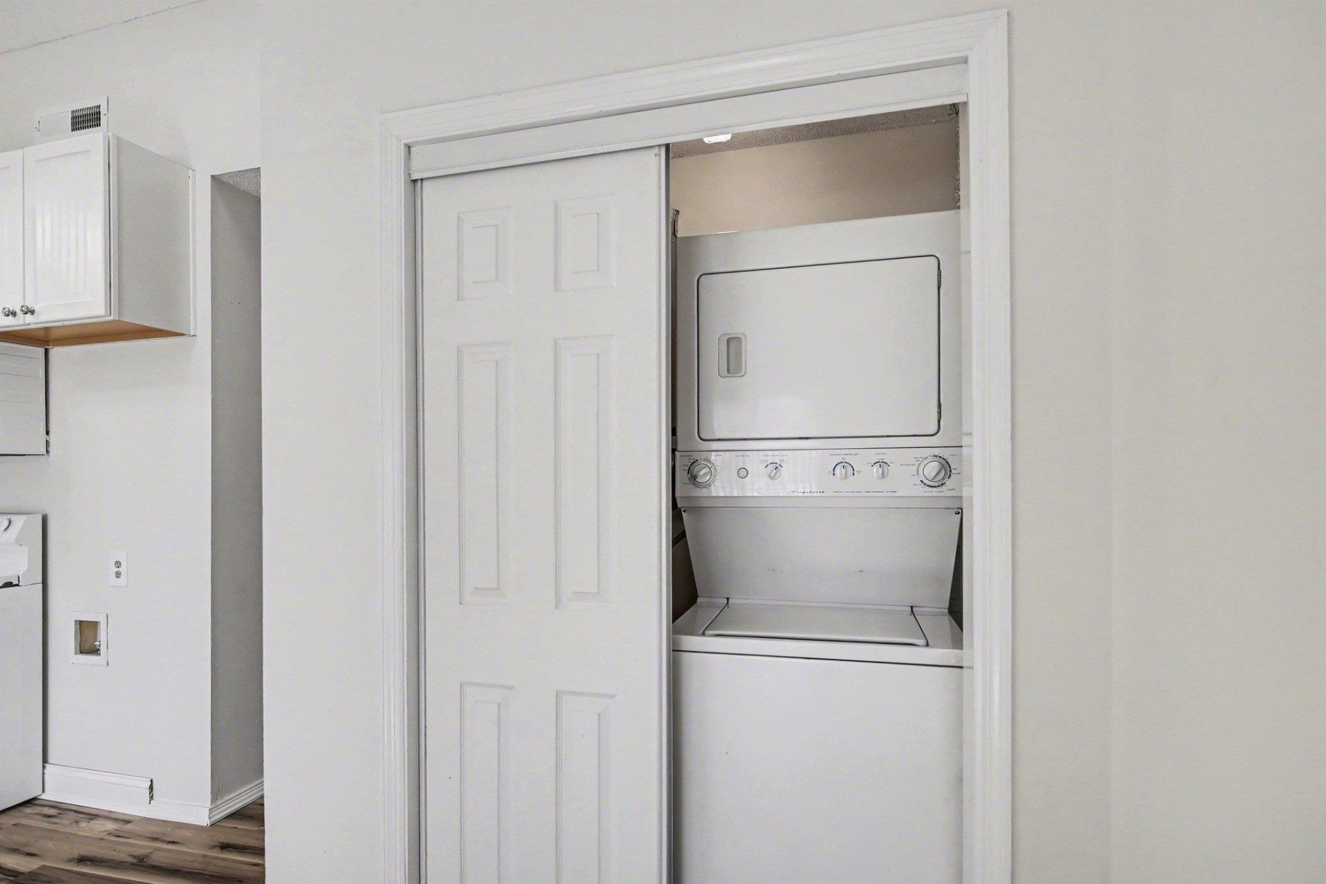 1850 Colony Dr. Photo 11