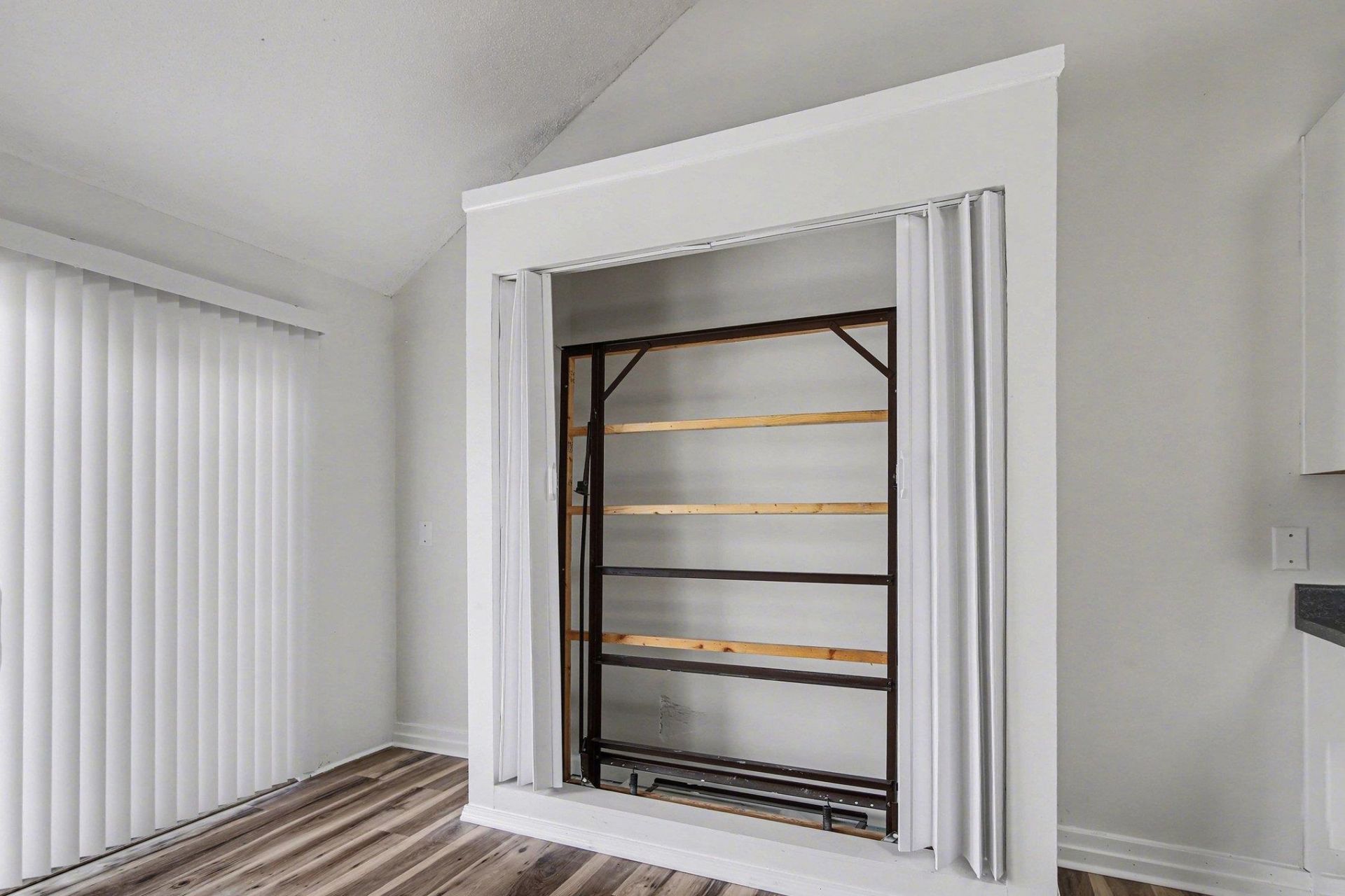 1850 Colony Dr. Photo 14