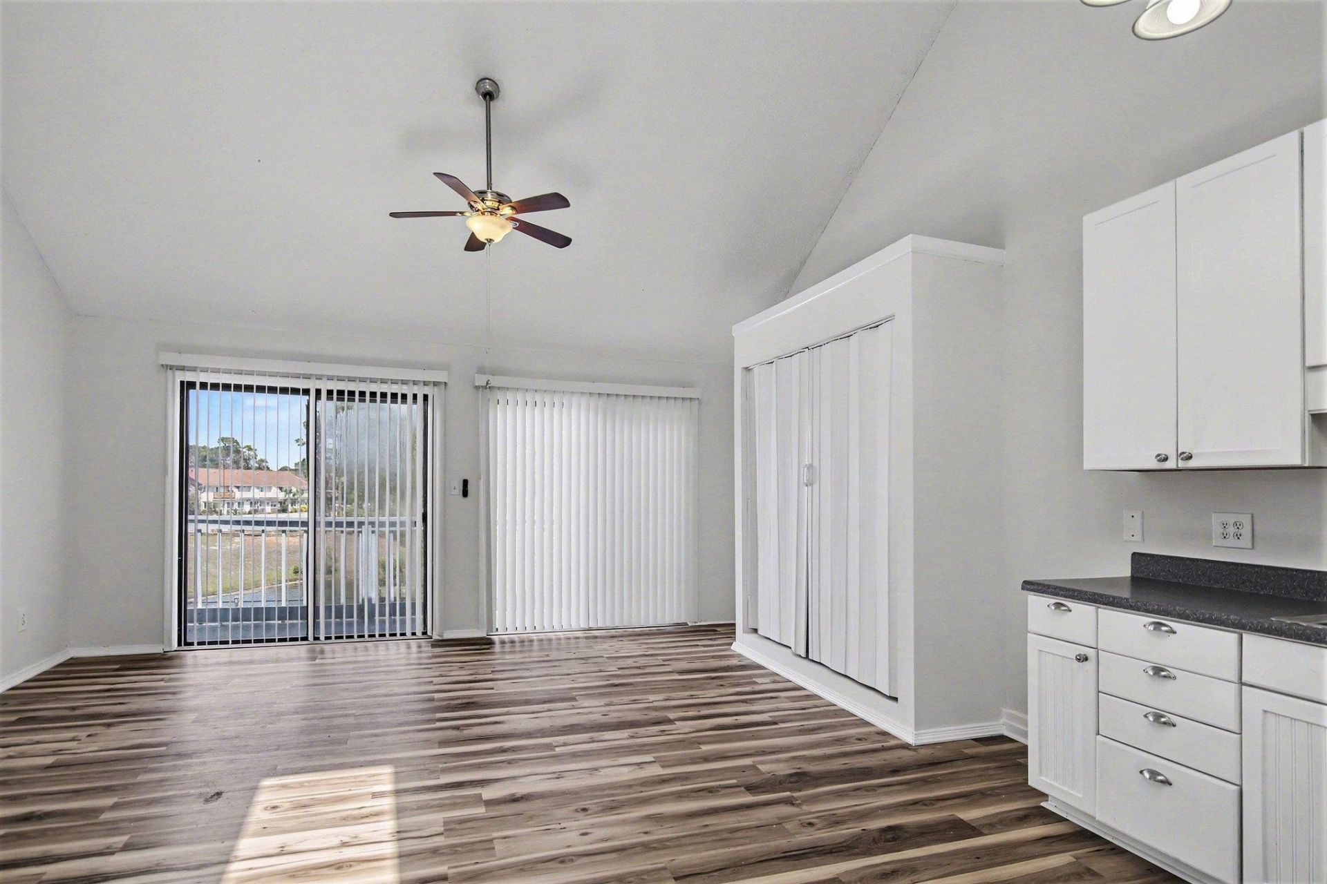 1850 Colony Dr. Photo 5