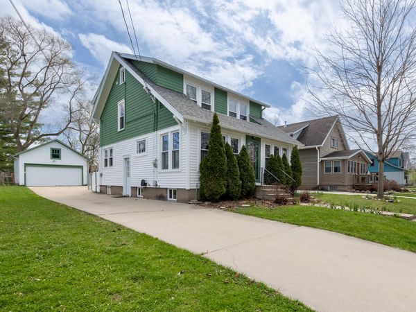 415 S Concord Rd, Oconomowoc, WI 53066