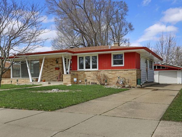 2126 34th St, Kenosha, WI 53140