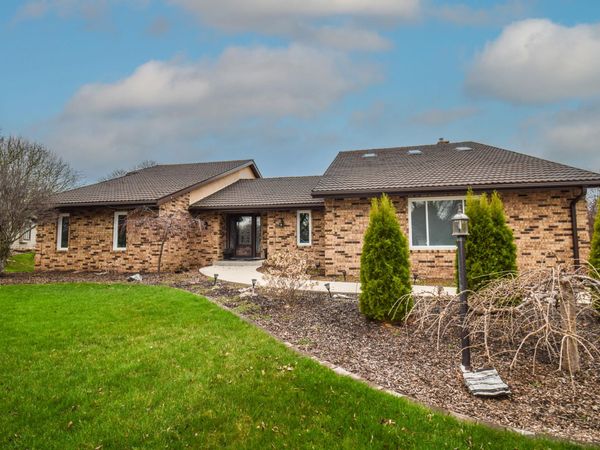 1016 Ashbury Ct, Fond Du Lac, WI 54935