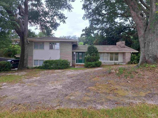 8598 Meadowbrook Dr, Pensacola, FL 32514