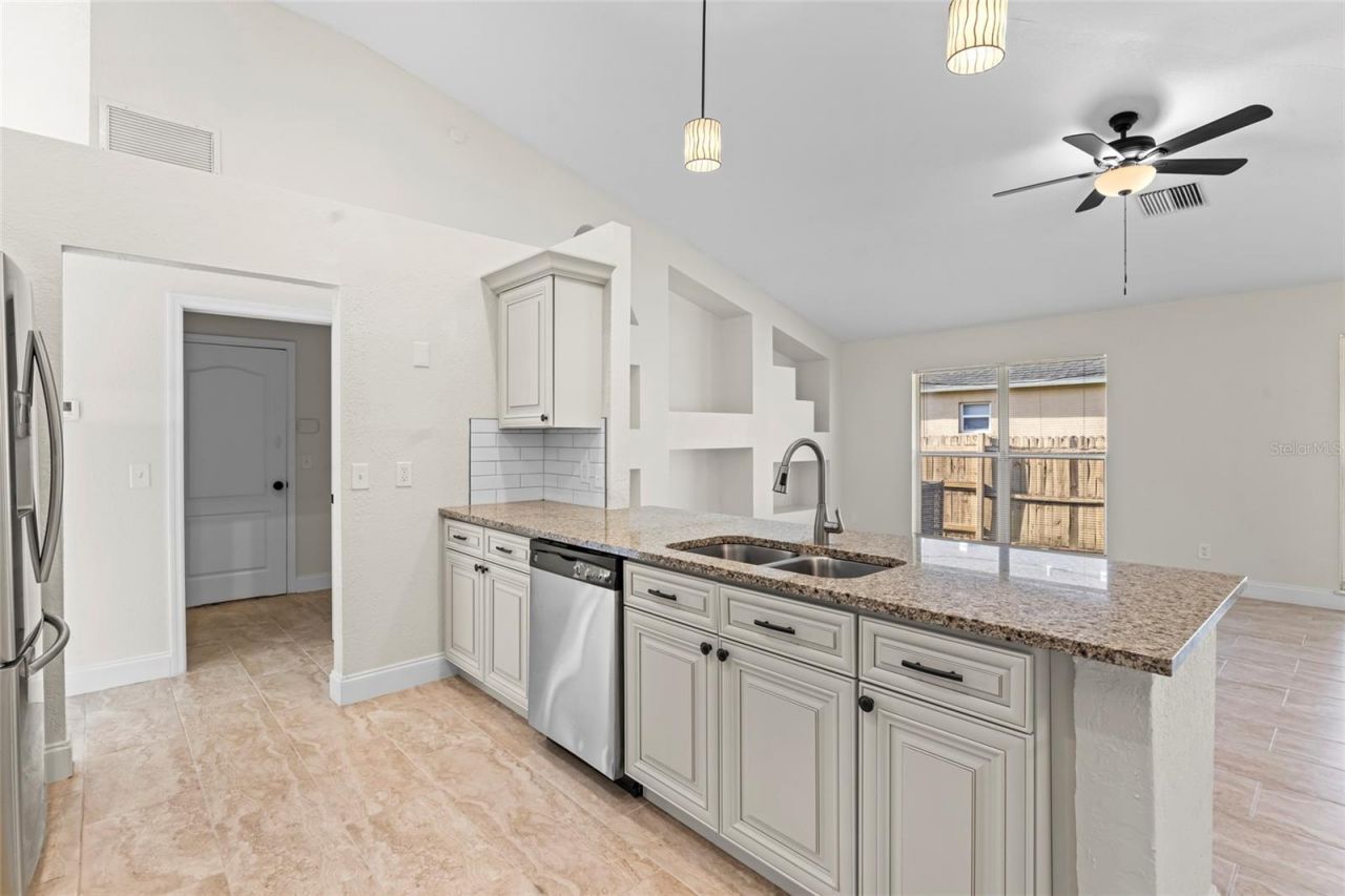 2141 SW Bayshore Boulevard , Port Saint Lucie, FL 34984 Photo