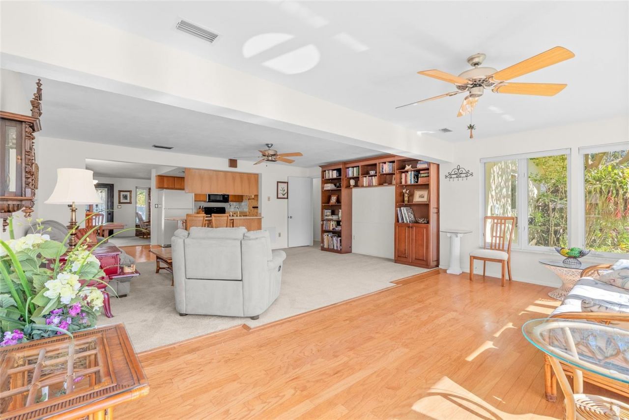 962 Corvette Drive, Largo, FL 33771 Photo