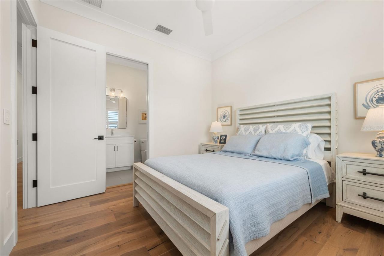 1815 S Lake Shore Drive, Sarasota, FL 34231 Photo