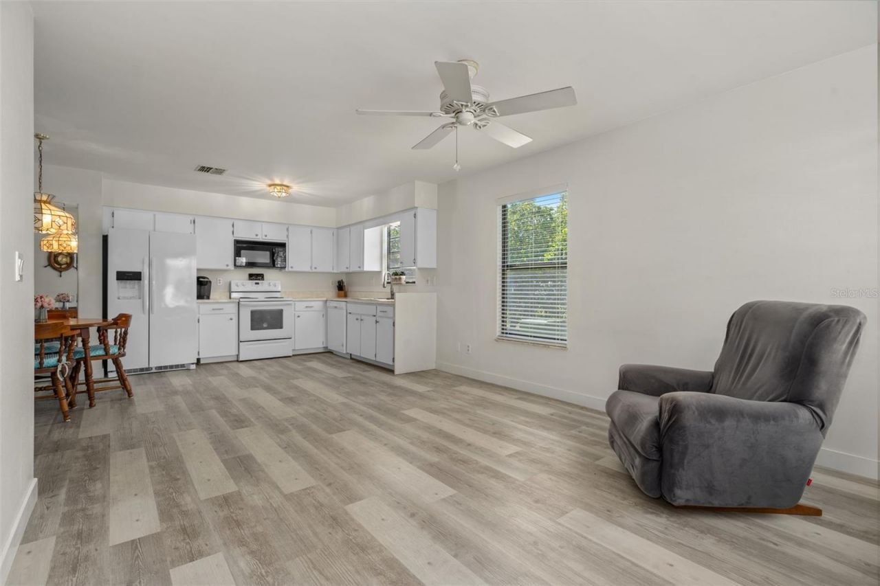 37810 Alissa Drive, Zephyrhills, FL 33542 Photo