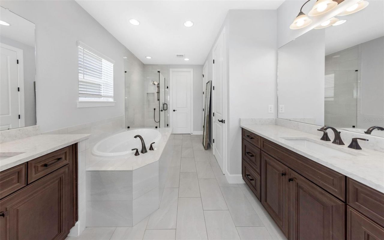 4028 Rocky Shores Drive, Tampa, FL 33634 Photo