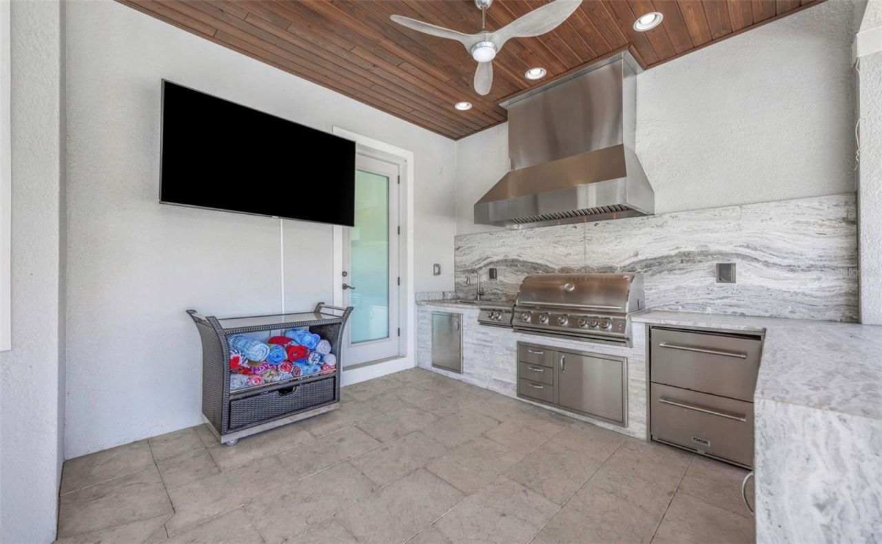 4028 Rocky Shores Drive, Tampa, FL 33634 Photo