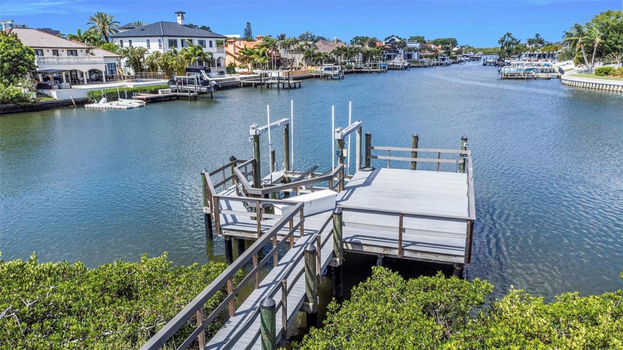 4028 Rocky Shores Drive, Tampa, FL 33634 Photo