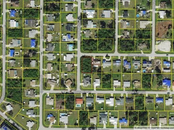 22275 QUEENS AVENUE , PORT CHARLOTTE, FL 33952