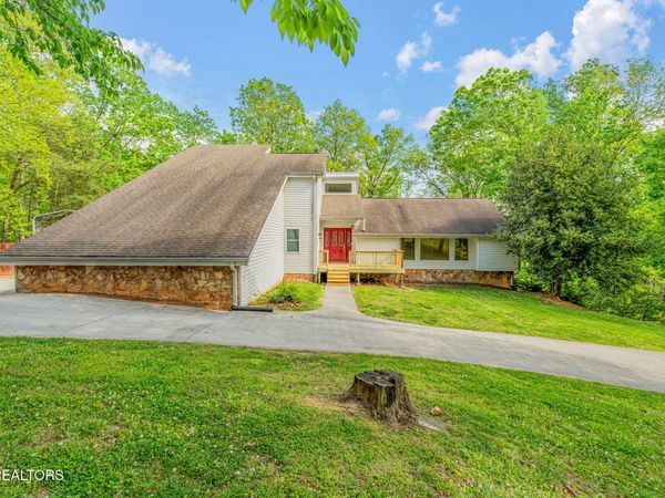 200 Briarcliff Rd, Sweetwater, TN 37874
