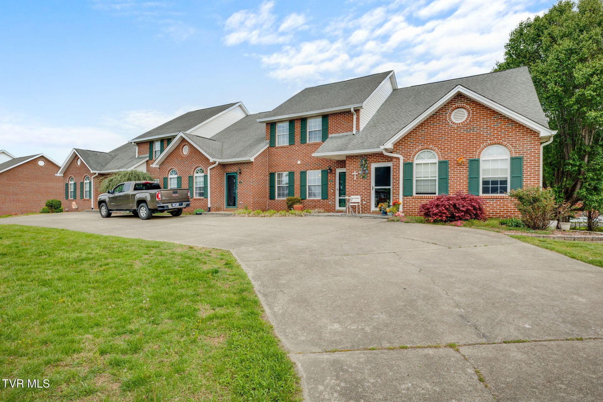 142 Eagle View Private Drive, Unit 142, Blountville, TN 37617 Main Photo