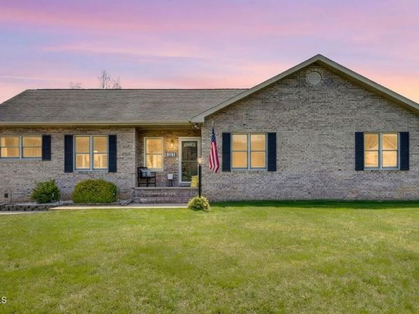 127 West Lake Drive, Rogersville, TN 37857