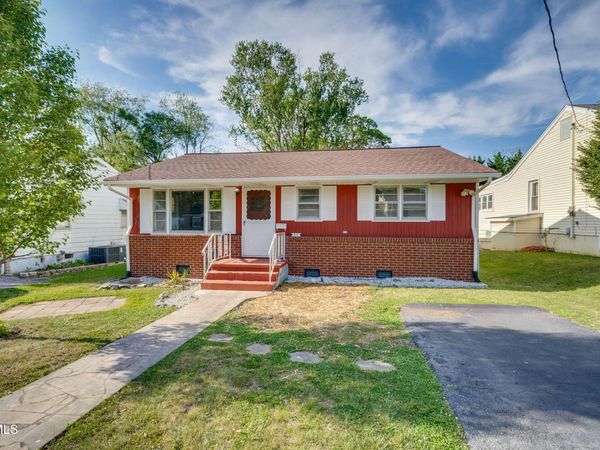 111 West E Street, Elizabethton, TN 37643