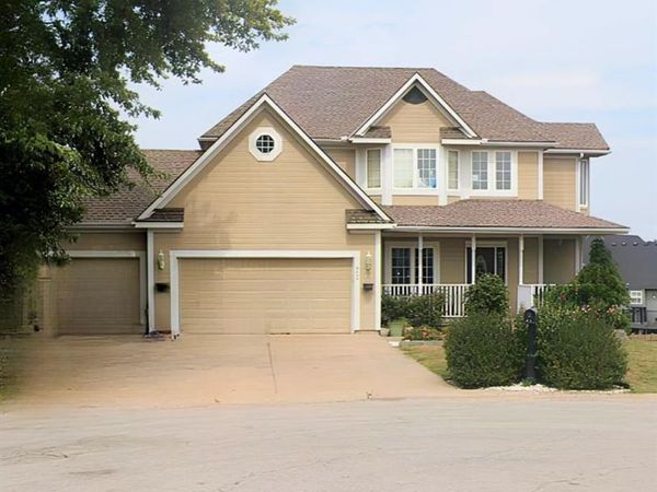 952 Maplewood Court, Grain Valley, MO 64029
