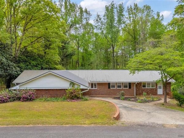 231 Honeysuckle Drive, Commerce, GA 30529