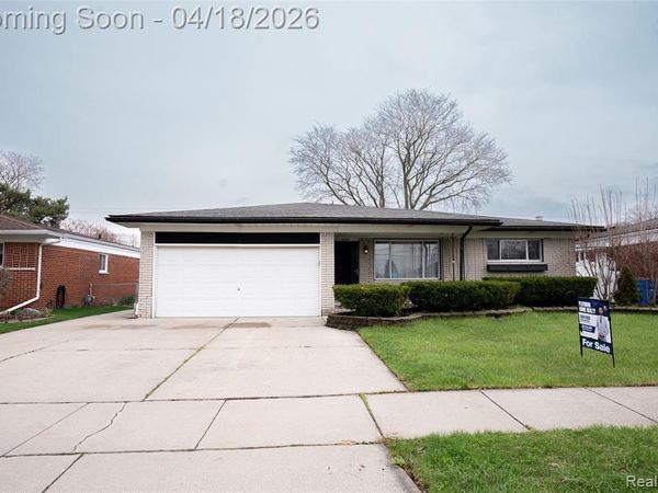 32514 Gainsborough Drive, Warren, MI 48088