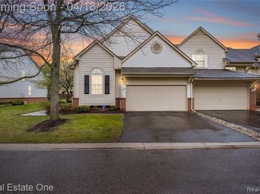 38182 Saratoga Circle Circle, Farmington Hills, MI 48331