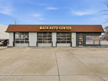 22900 Greater Mack Avenue , St. Clair Shores, MI 48080