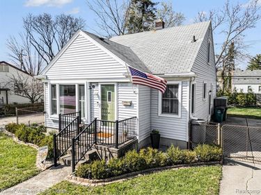 1404 11 Mile Road , Berkley, MI 48072