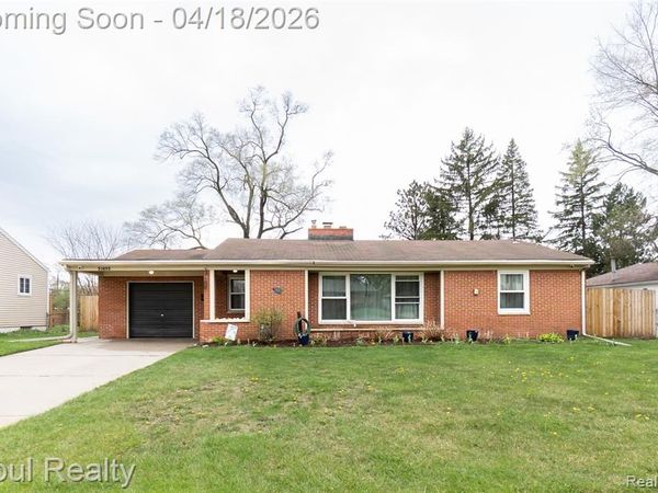 31493 Elmwood Street, Garden City, MI 48135