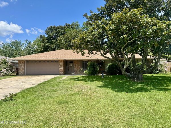 121 Vance Place, Long Beach, MS 39560