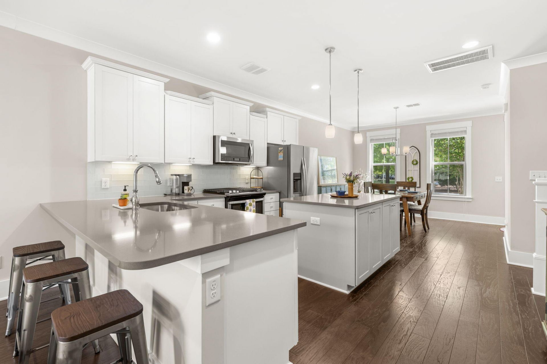 242 Oak Park Street Photo 10