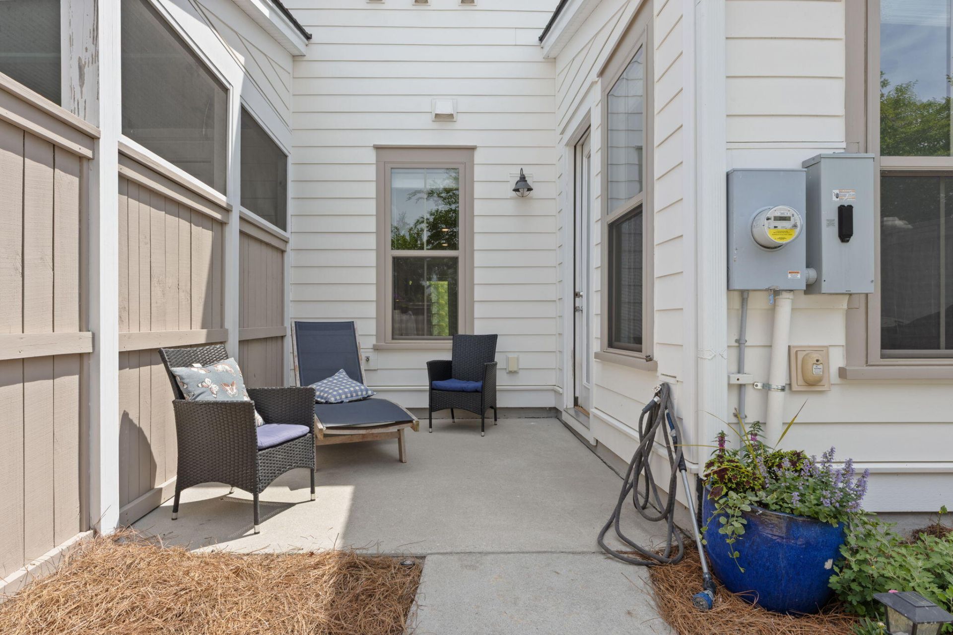 242 Oak Park Street Photo 28