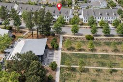 242 Oak Park Street photo 4